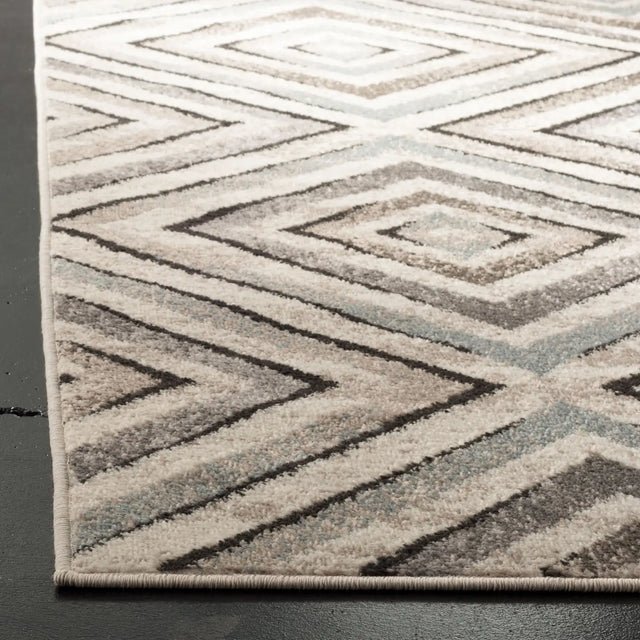 Safavieh Amsterdam 4'-0" x 6'-0" Rug in Cream / Beige