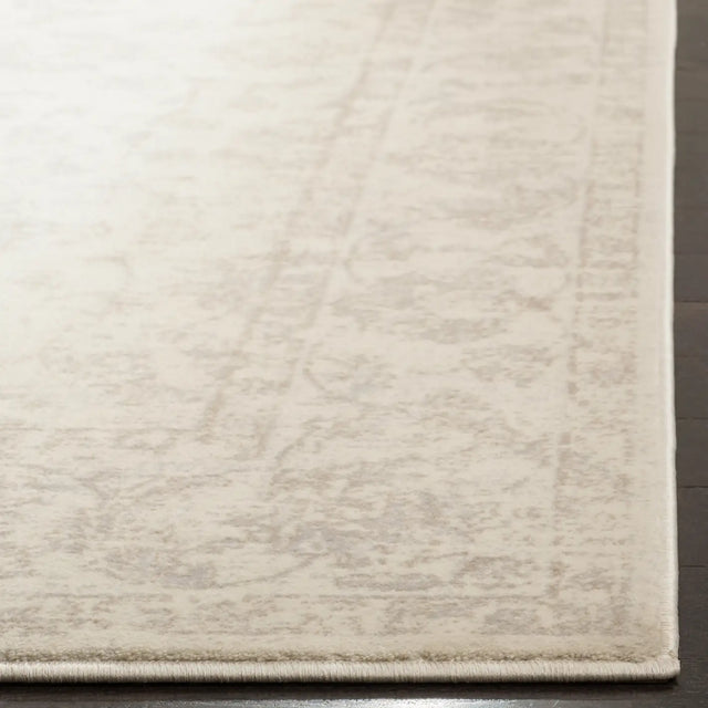 Safavieh Carnegie 5'-1" x 7'-6" Rug in Cream / Light Grey