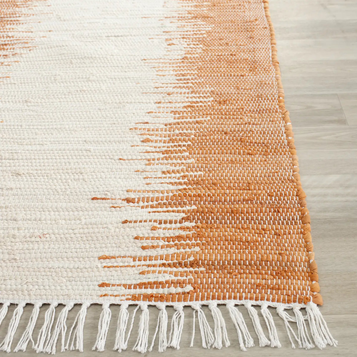 Safavieh Montauk 2'-3" x 9'-0" Rug in Orange