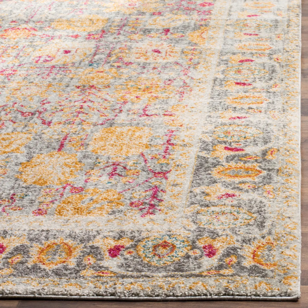 Safavieh Granada 4'-0" x 6'-0" Rug in Light Grey / Multi