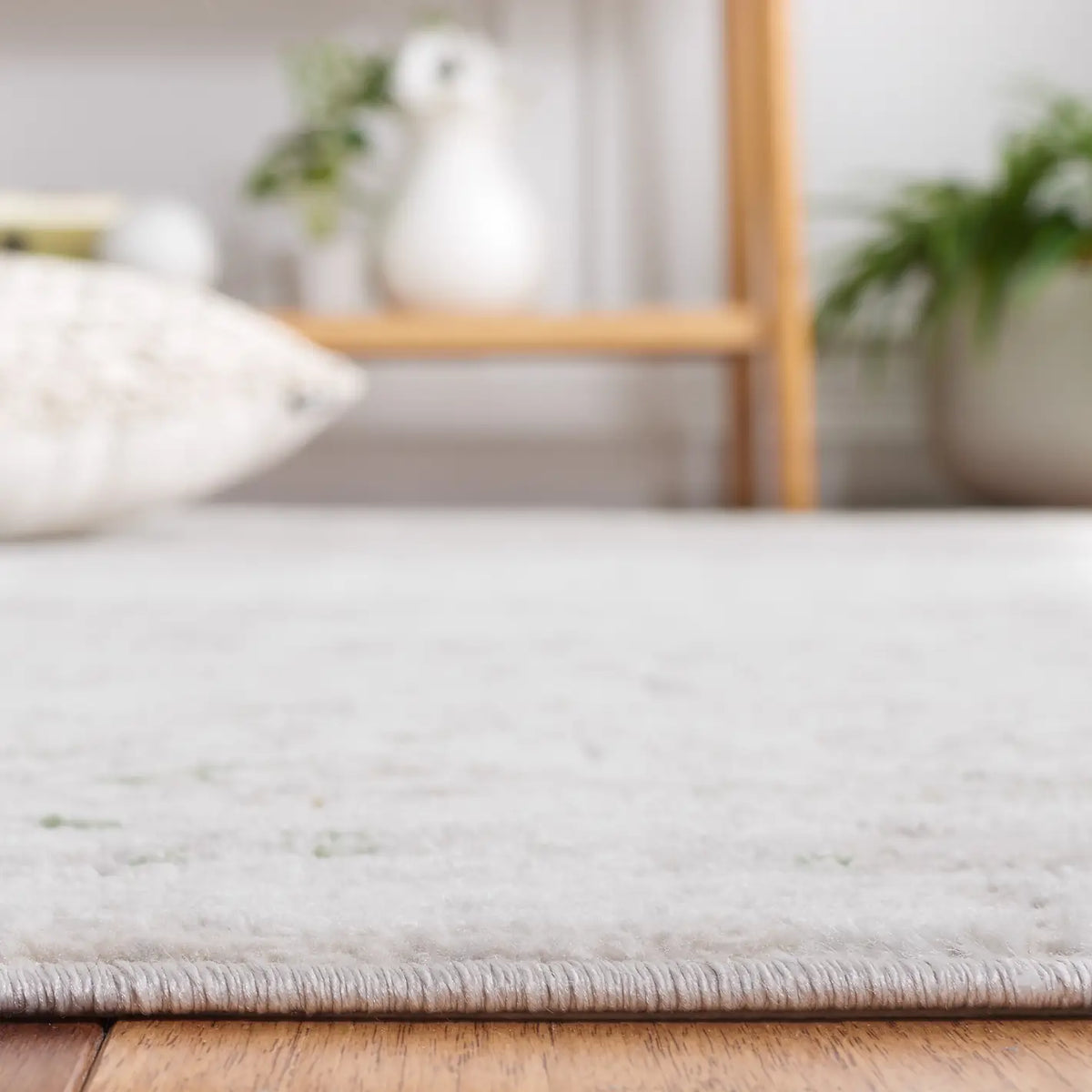 Safavieh Palma 4'-0" x 6'-0" Rug in Beige / Green