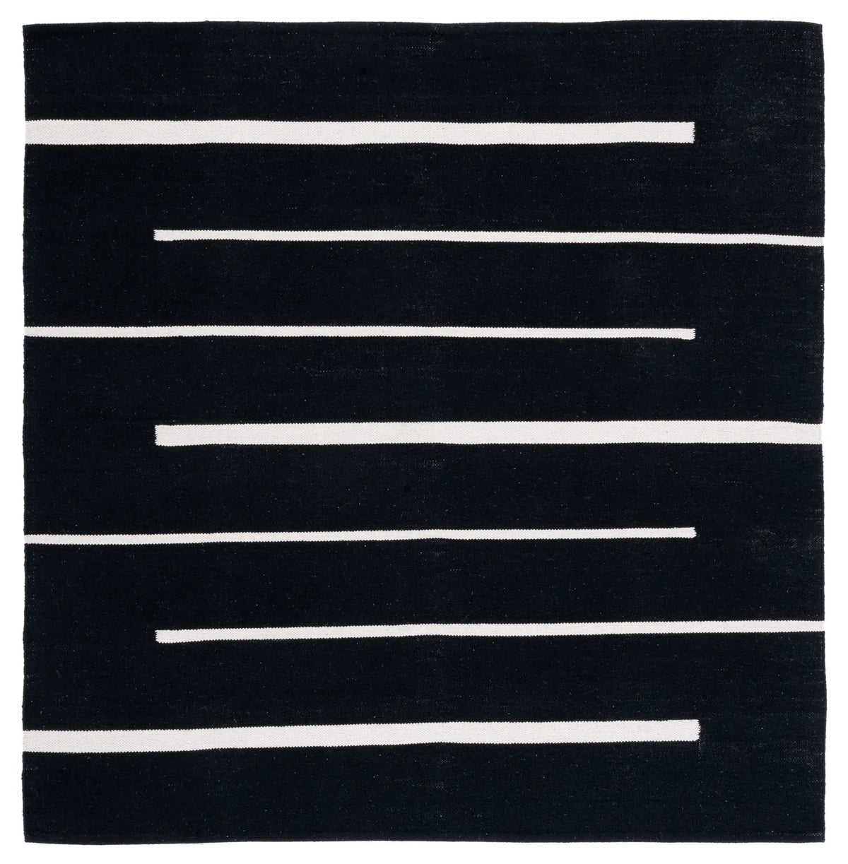 Safavieh Montauk 6'-0" x 6'-0" Rug in Black / Ivory