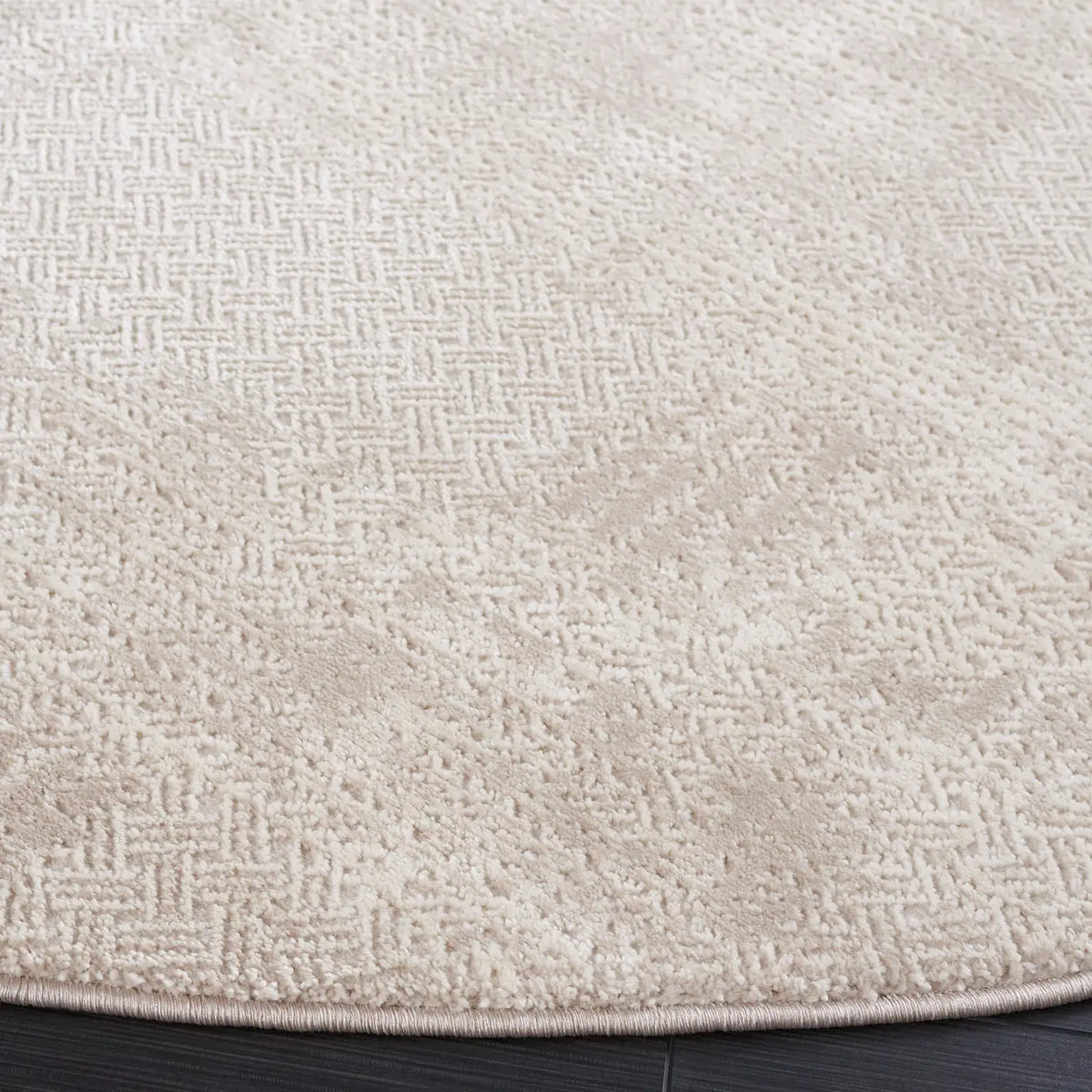 Safavieh Continental 6'-7" x 6'-7" Rug in Ivory / Beige