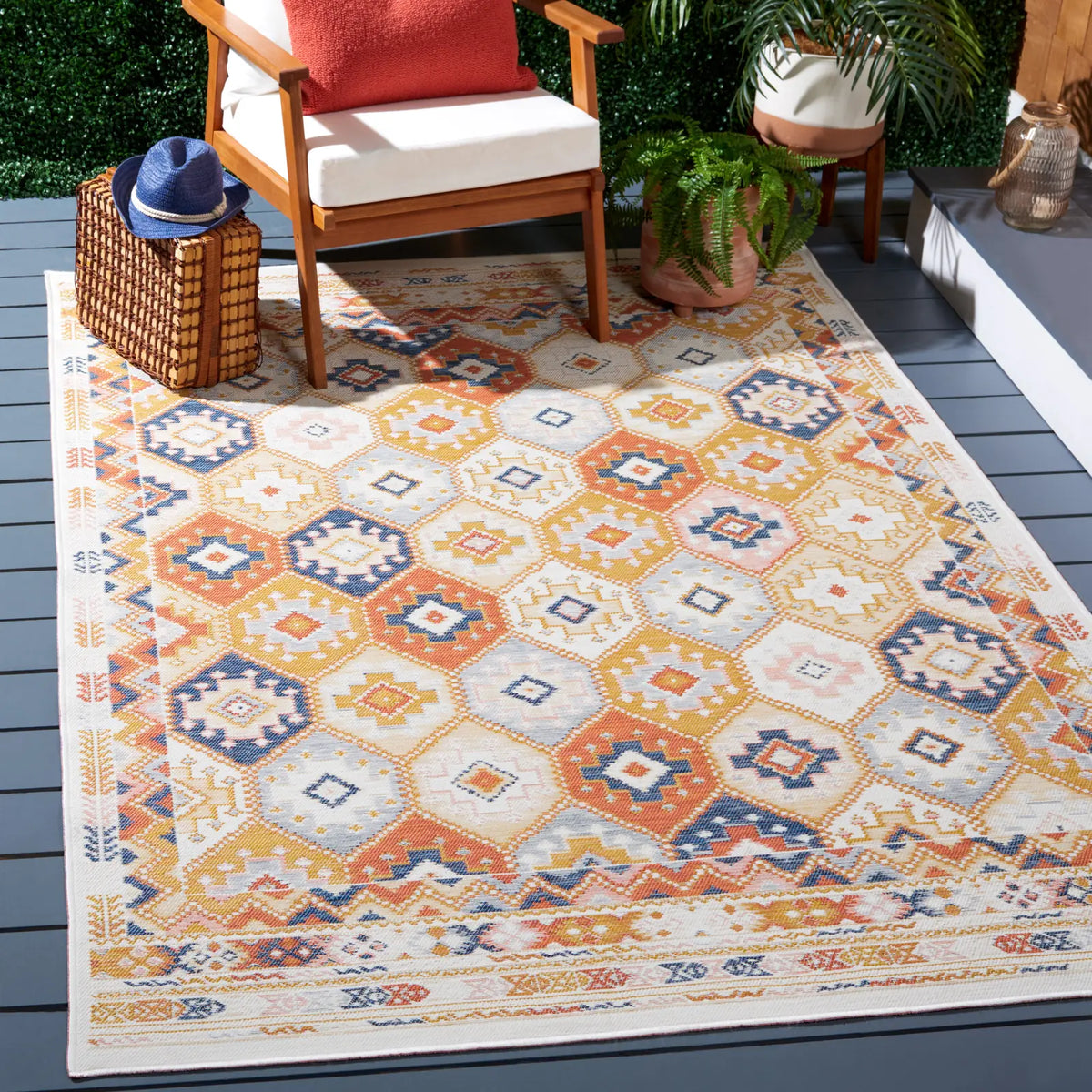 Safavieh Sunrise 4'-0" x 5'-7" Rug in Gold / Rust Blue