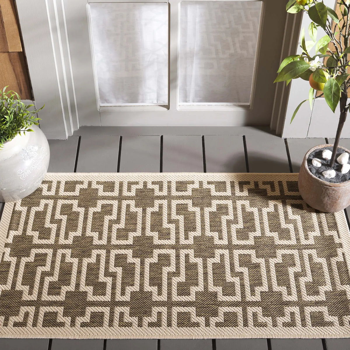 Safavieh Courtyard 2'-0" x 3'-7" Rug in Mocha / Beige