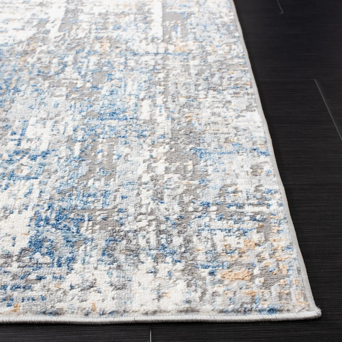 Safavieh Shivan 100 4'-0" x 6'-0" Rug in Ivory / Blue