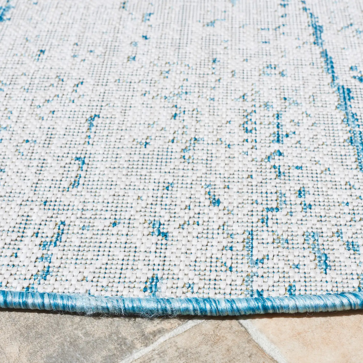 Safavieh Courtyard 6'-7" x 6'-7" Rug in Beige / Aqua