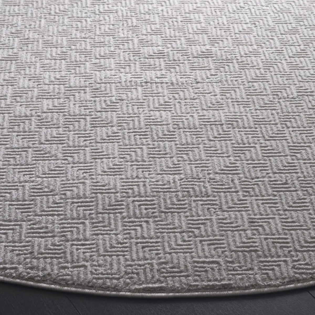 Safavieh Hanna 6'-7" x 6'-7" Rug in Grey / Ivory