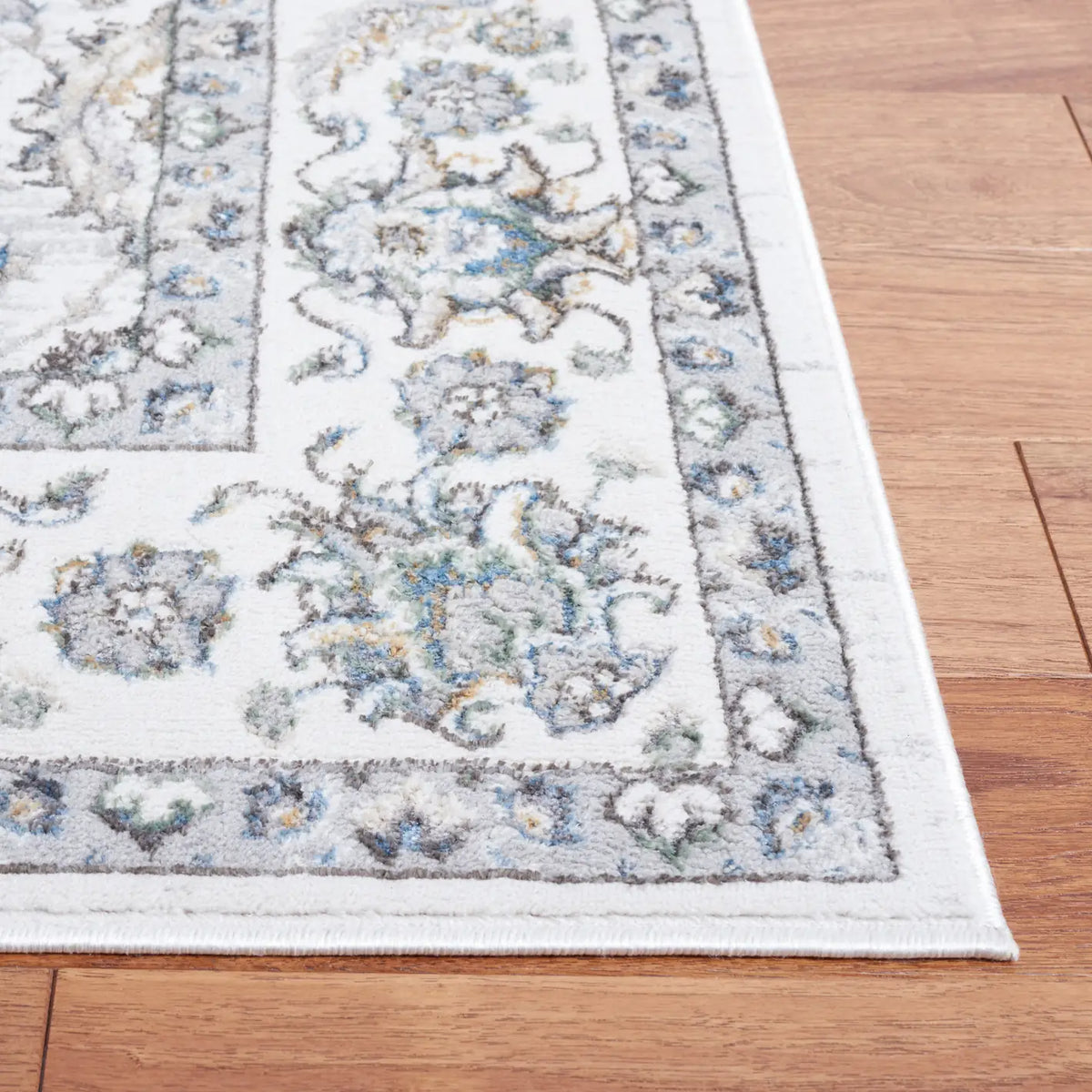 Safavieh Bel Air 4'-5" x 6'-5" Rug in Grey / Beige