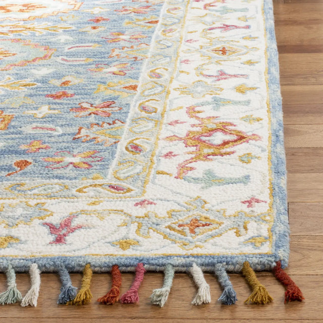 Safavieh Aspen 4'-0" x 6'-0" Rug in Blue / Ivory