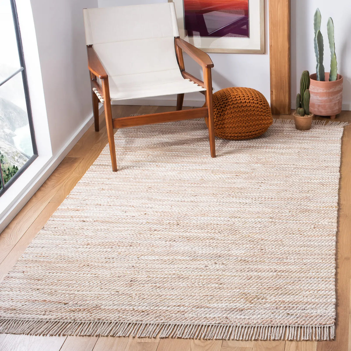 Safavieh Montauk 4'-0" x 6'-0" Rug in Beige