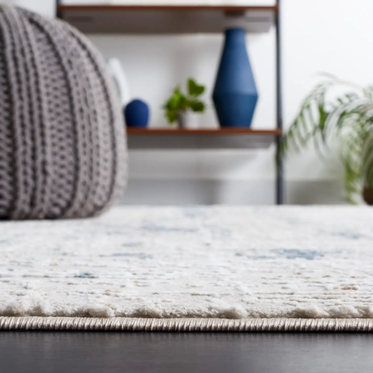 Safavieh Parker 4'-0" x 6'-0" Rug in Taupe / Grey Blue