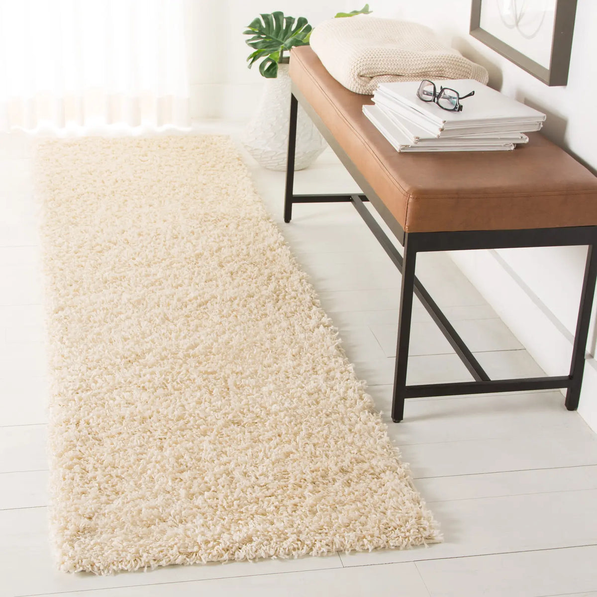 Safavieh Sga-Athens Shag 2'-3" x 8'-0" Rug in Ivory