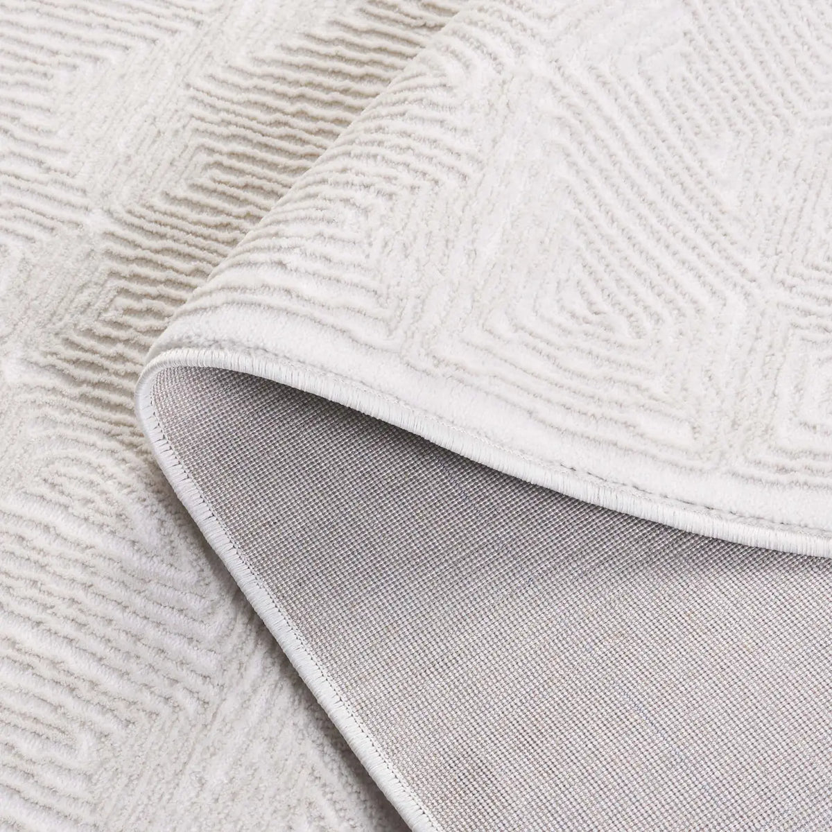 Safavieh Prestige 2'-0" x 7'-0" Rug in Ivory / Beige