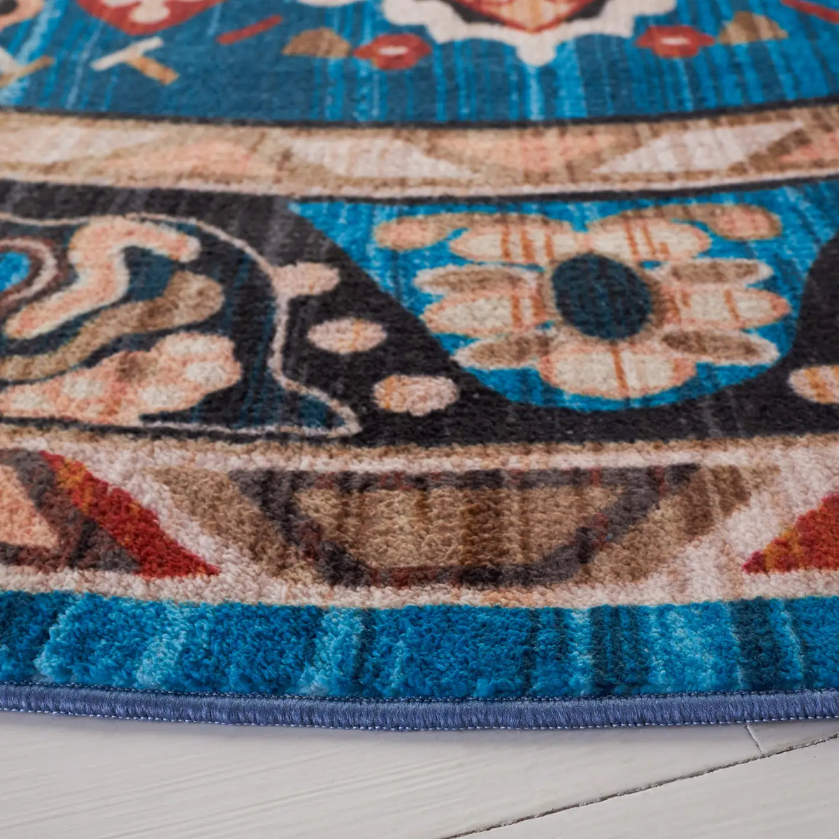 Safavieh Riviera 6'-7" x 6'-7" Rug in Blue / Black