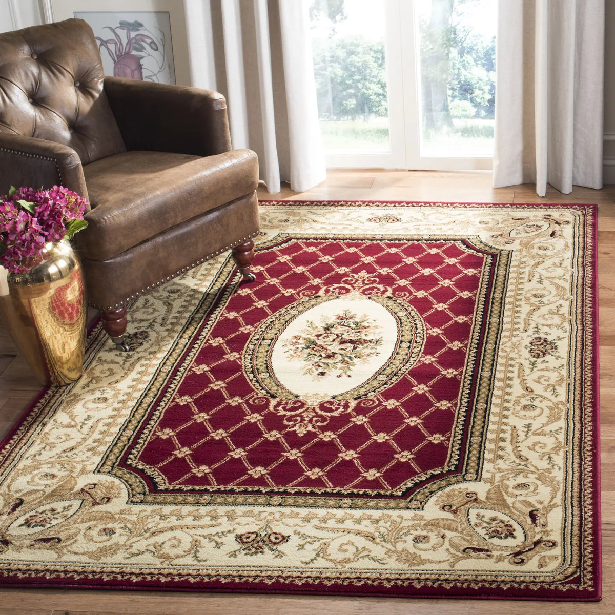Safavieh Lyndhurst 5'-3" x 7'-6" Rug in Red / Ivory