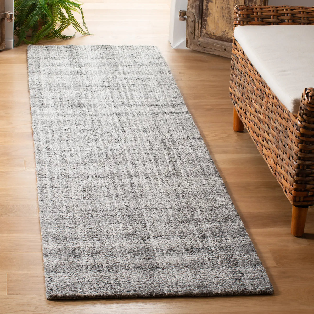 Safavieh Abstract 2'-3" x 8'-0" Rug in Grey / Black