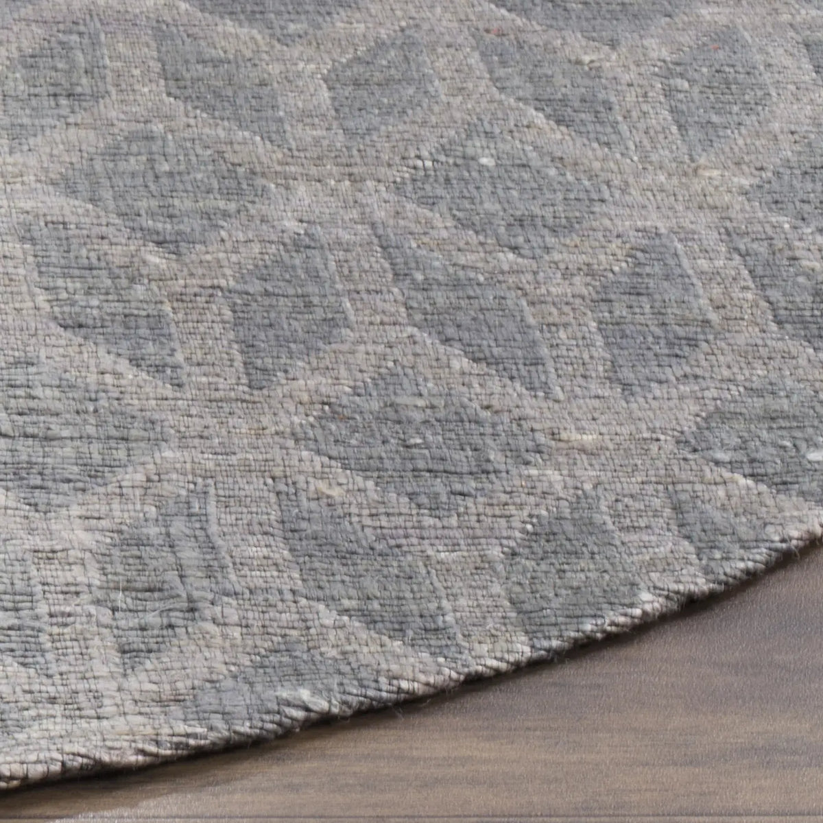 Safavieh Cape Cod 6'-0" x 6'-0" Rug in Grey / Gold