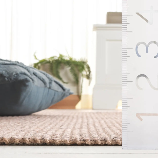Safavieh Natural Fiber 4'-0" x 6'-0" Rug in Beige