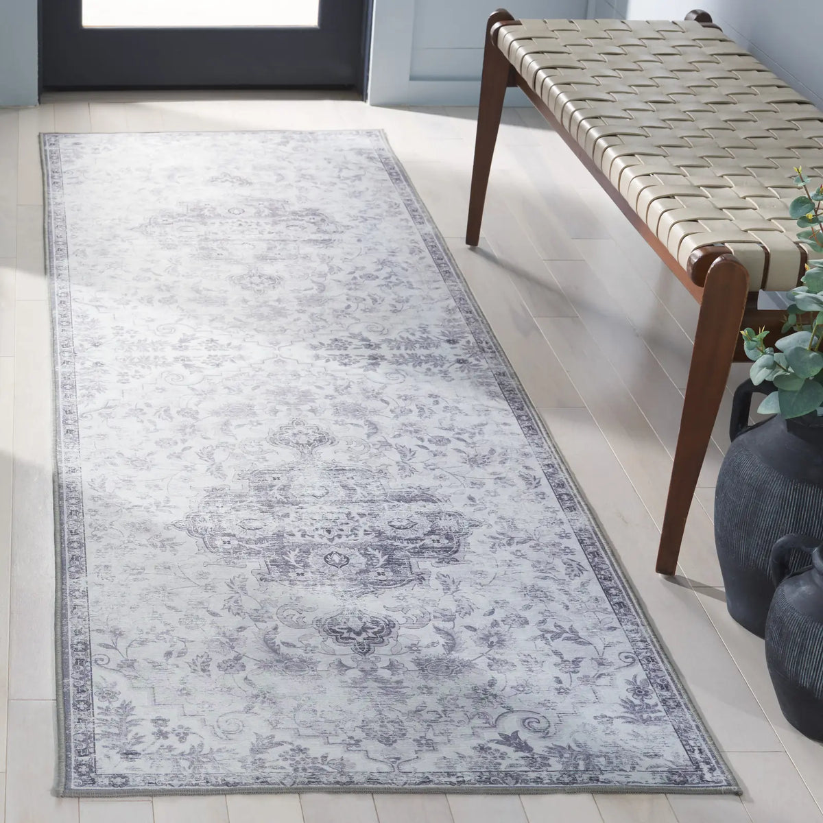 Safavieh Tucson 2'-6" x 8'-0" Rug in Light Grey / Grey