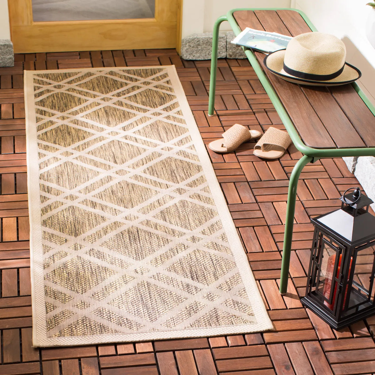 Safavieh Courtyard 2'-3" x 6'-7" Rug in Brown / Bone