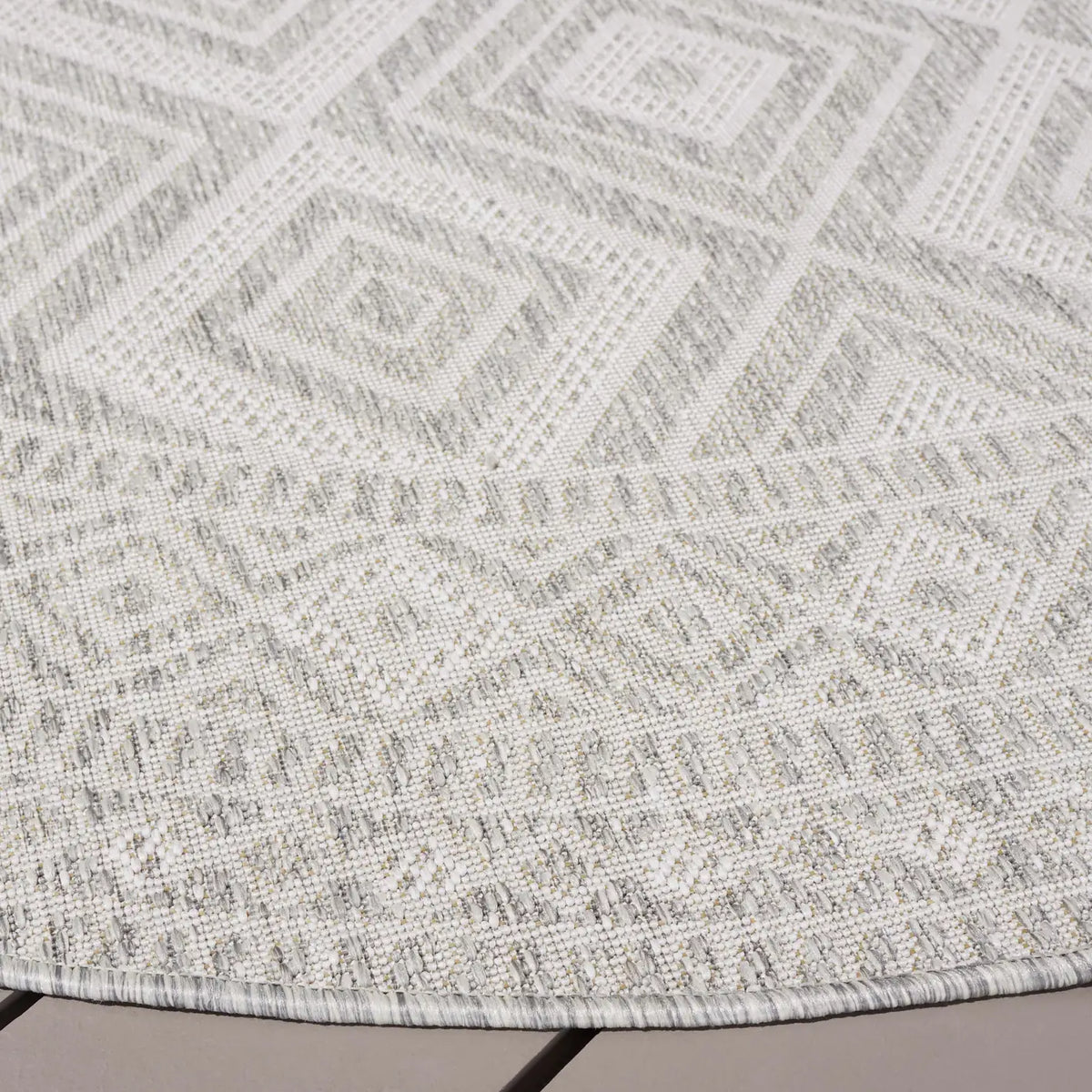 Safavieh Courtyard 6'-7" x 6'-7" Rug in Ivory / Light Grey