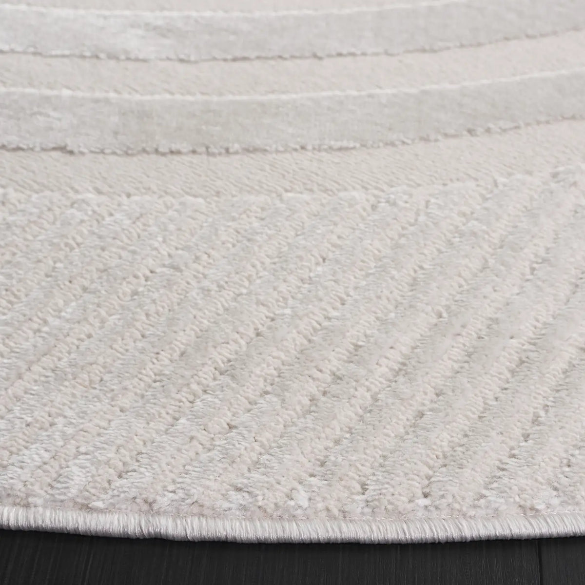 Safavieh Saylor 100 6'-3" x 6'-3" Rug in Ivory