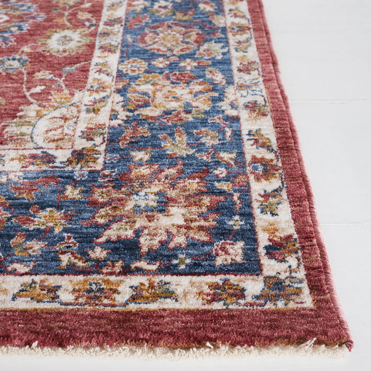 Safavieh Heirloom 700 4'-0" x 6'-0" Rug in Rust / Navy