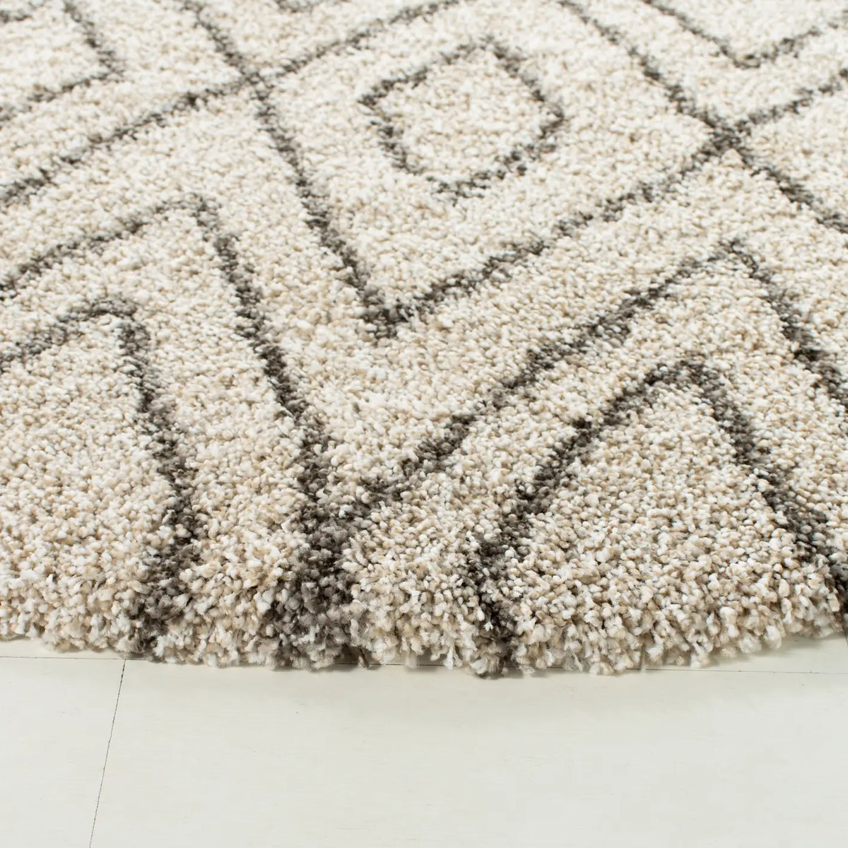 Safavieh Hudson Shag 7'-0" x 7'-0" Rug in Ivory / Grey