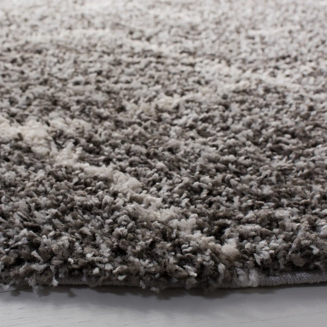 Safavieh Arizona Shag 6'-7" x 6'-7" Rug in Brown / Ivory