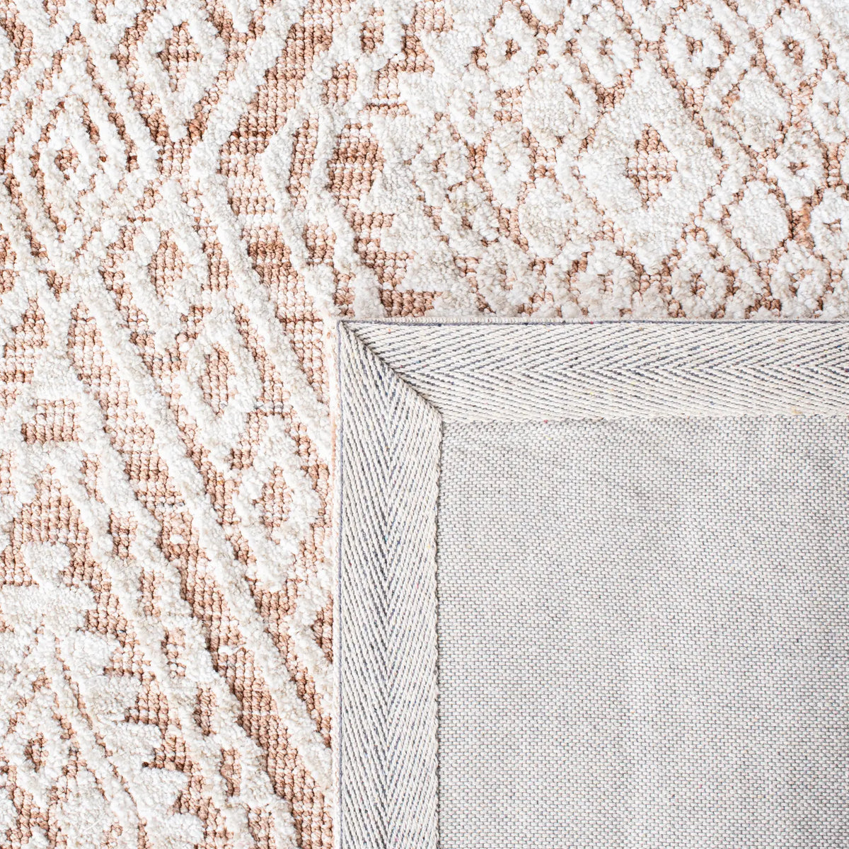 Safavieh Roslyn 4'-0" x 6'-0" Rug in Rust / Beige