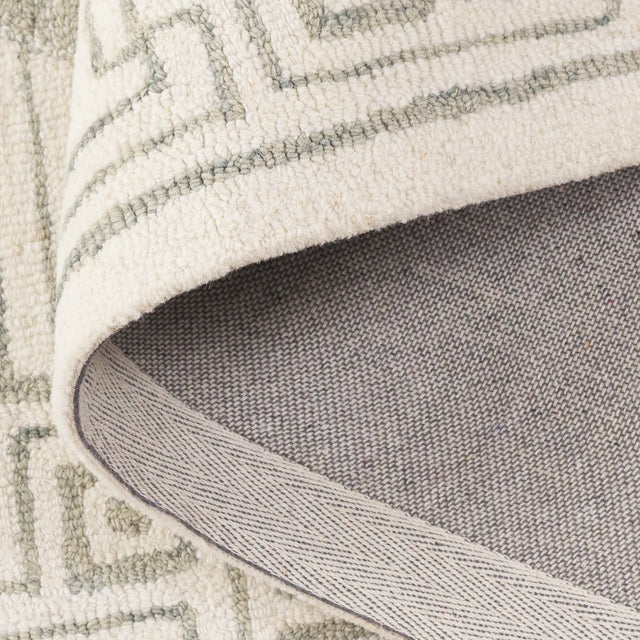 Safavieh Pine 4'-0" x 6'-0" Rug in Sage / Ivory
