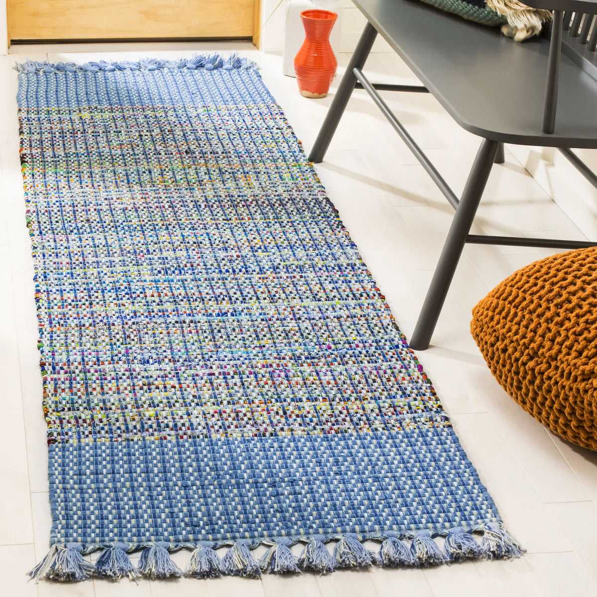 Safavieh Montauk 2'-3" x 8'-0" Rug in Blue / Multi