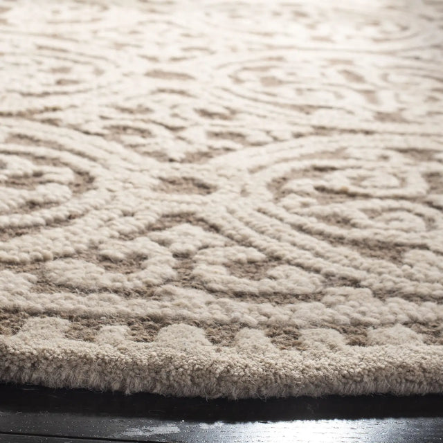 Safavieh Cambridge 6'-0" x 6'-0" Rug in Tan / Multi
