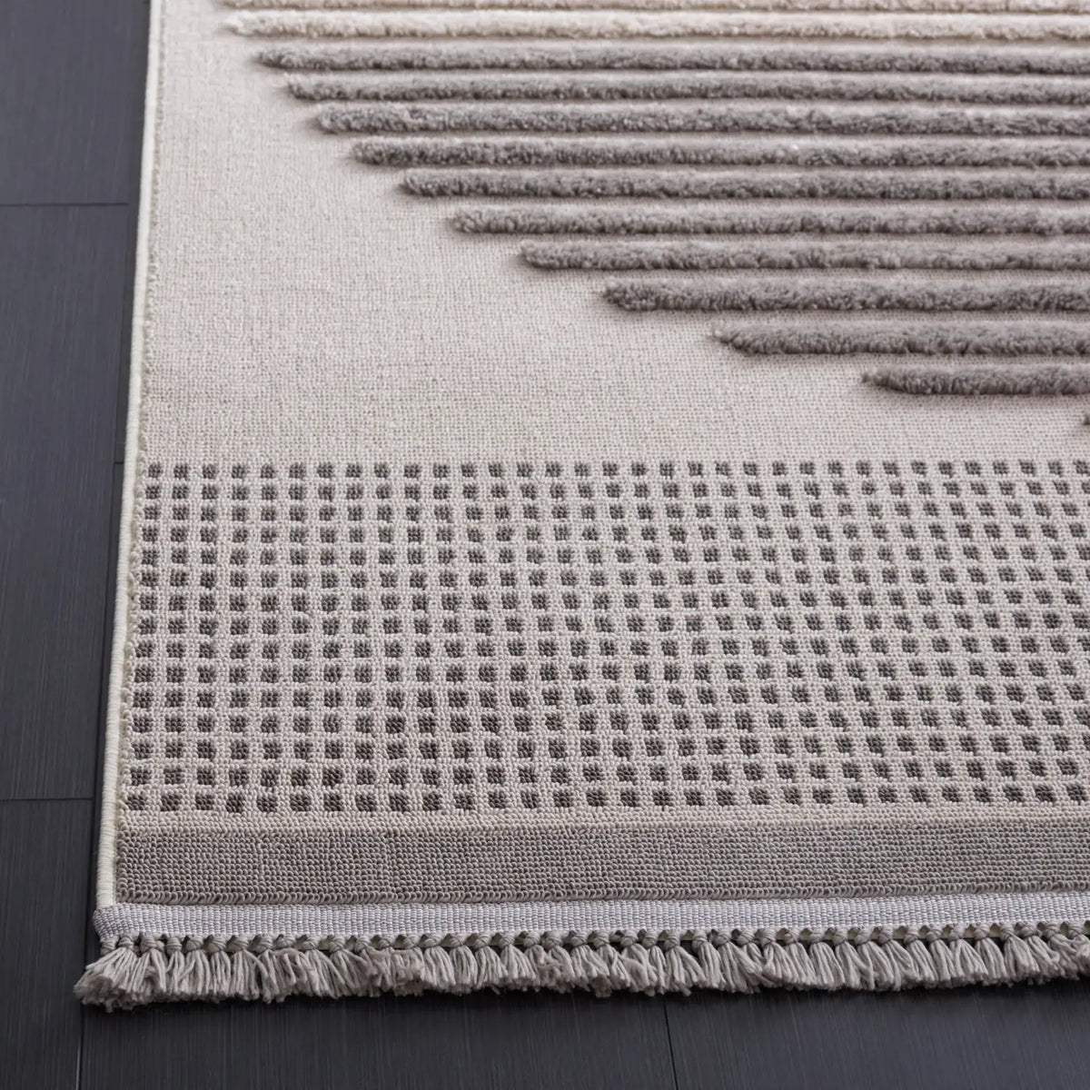Safavieh Urban 4'-0" x 6'-0" Rug in Grey / Light Grey