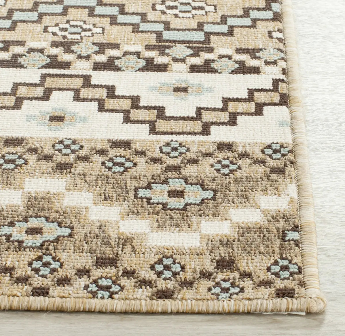 Safavieh Veranda 2'-7" x 5'-0" Rug in Creme / Brown