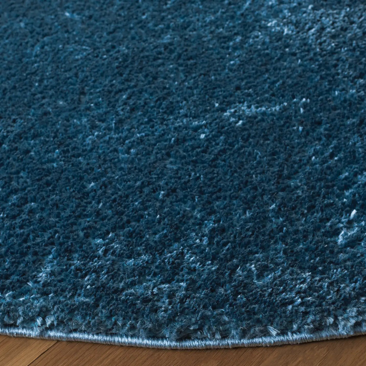 Safavieh Penelope Shag 6'-7" x 6'-7" Rug in Navy