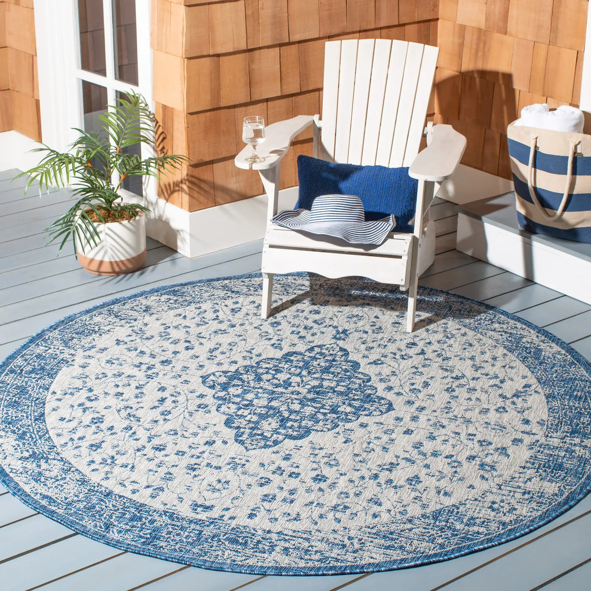 Safavieh Courtyard 6'-7" x 6'-7" Rug in Blue / Grey