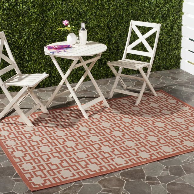 Safavieh Martha Stewart 4'-0" x 5'-7" Rug in Beige / Terracotta