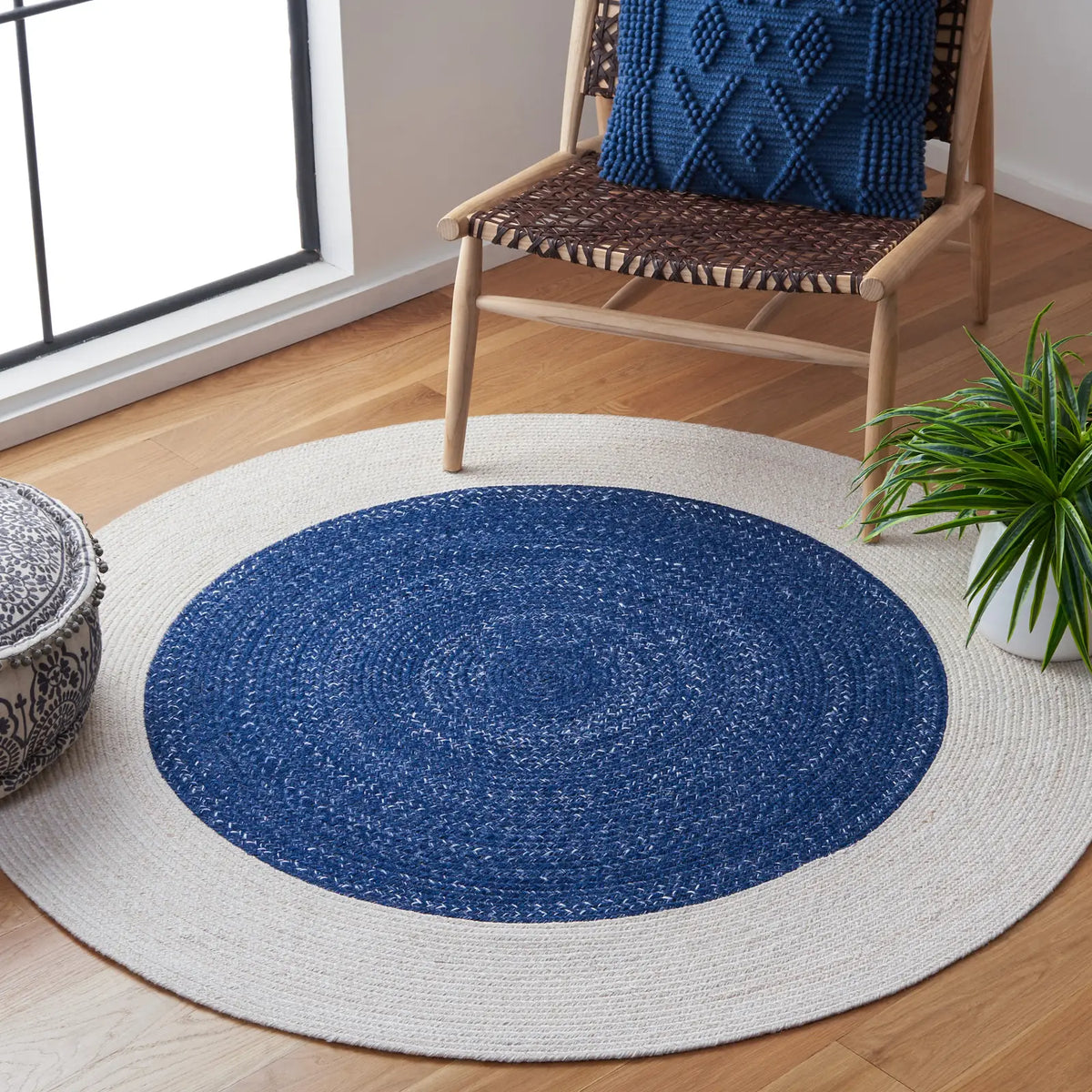 Safavieh Braided 5'-0" x 5'-0" Rug in Navy / Ivory