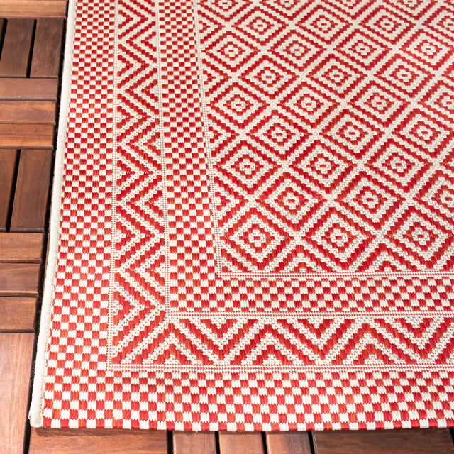 Safavieh Courtyard 4'-0" x 5'-7" Rug in Beige / Red