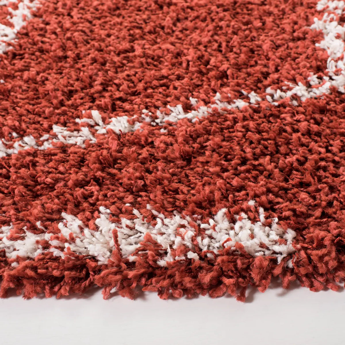 Safavieh Pro Lux Shag 400 6'-7" x 6'-7" Rug in Rust / Creme