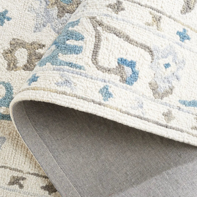Safavieh Aspen 4'-0" x 6'-0" Rug in Ivory / Blue
