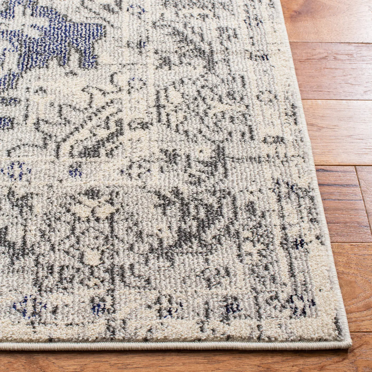 Safavieh Monaco 4'-0" x 5'-7" Rug in Ivory / Grey