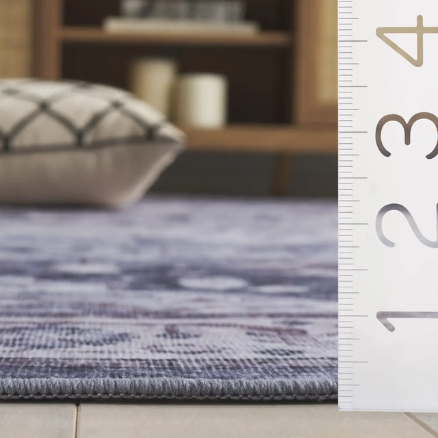 Safavieh Tucson 4'-0" x 6'-0" Rug in Grey / Light Purple