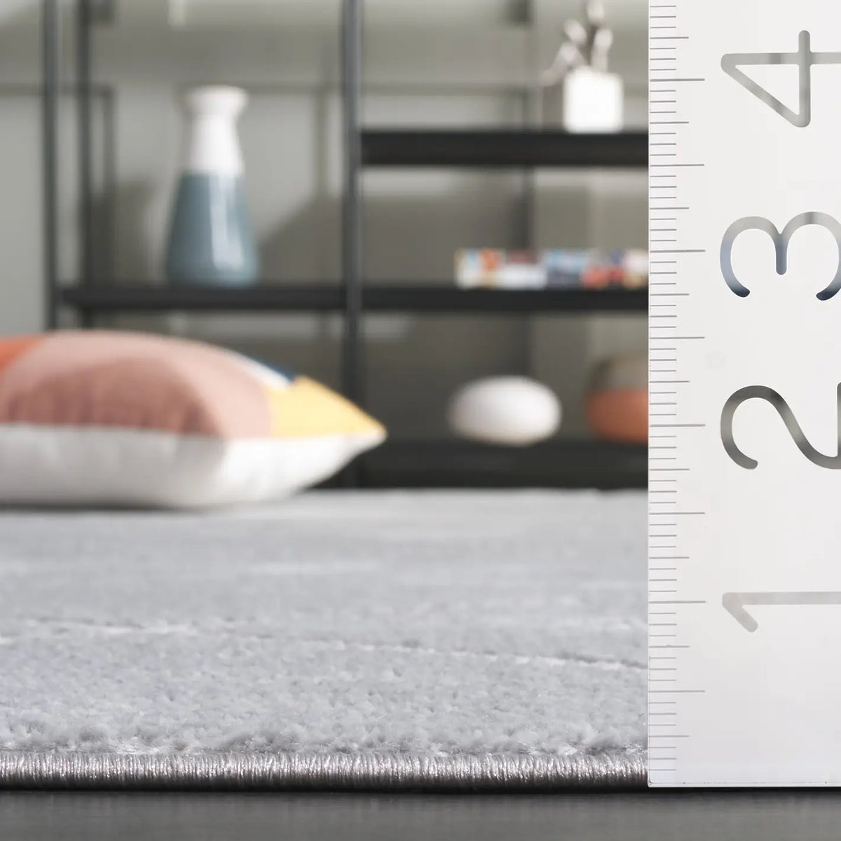 Safavieh Carter 4'-0" x 6'-0" Rug in Grey / Light Grey