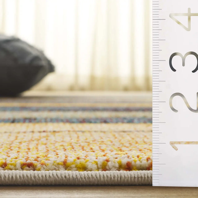 Safavieh Hollywood 4'-0" x 6'-0" Rug in Gold / Blue