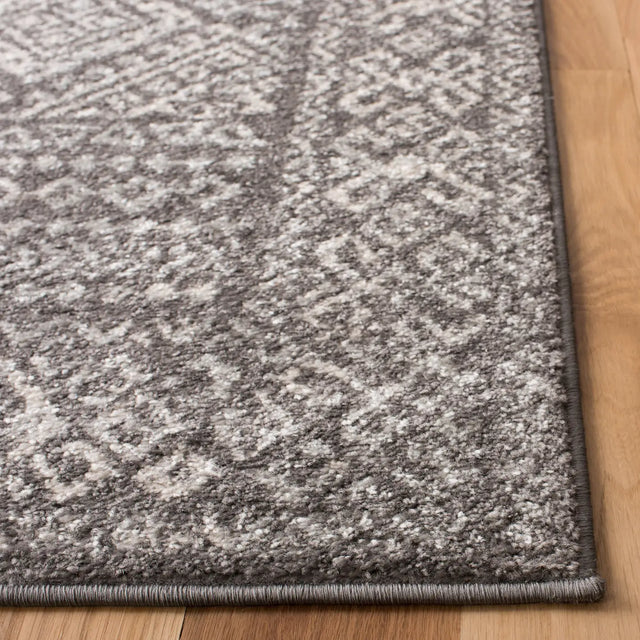 Safavieh Tulum 5'-3" x 7'-6" Rug in Dark Grey / Ivory