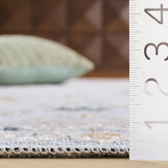 Safavieh Miranda 5'-0" x 8'-0" Rug in Grey / Ivory Beige
