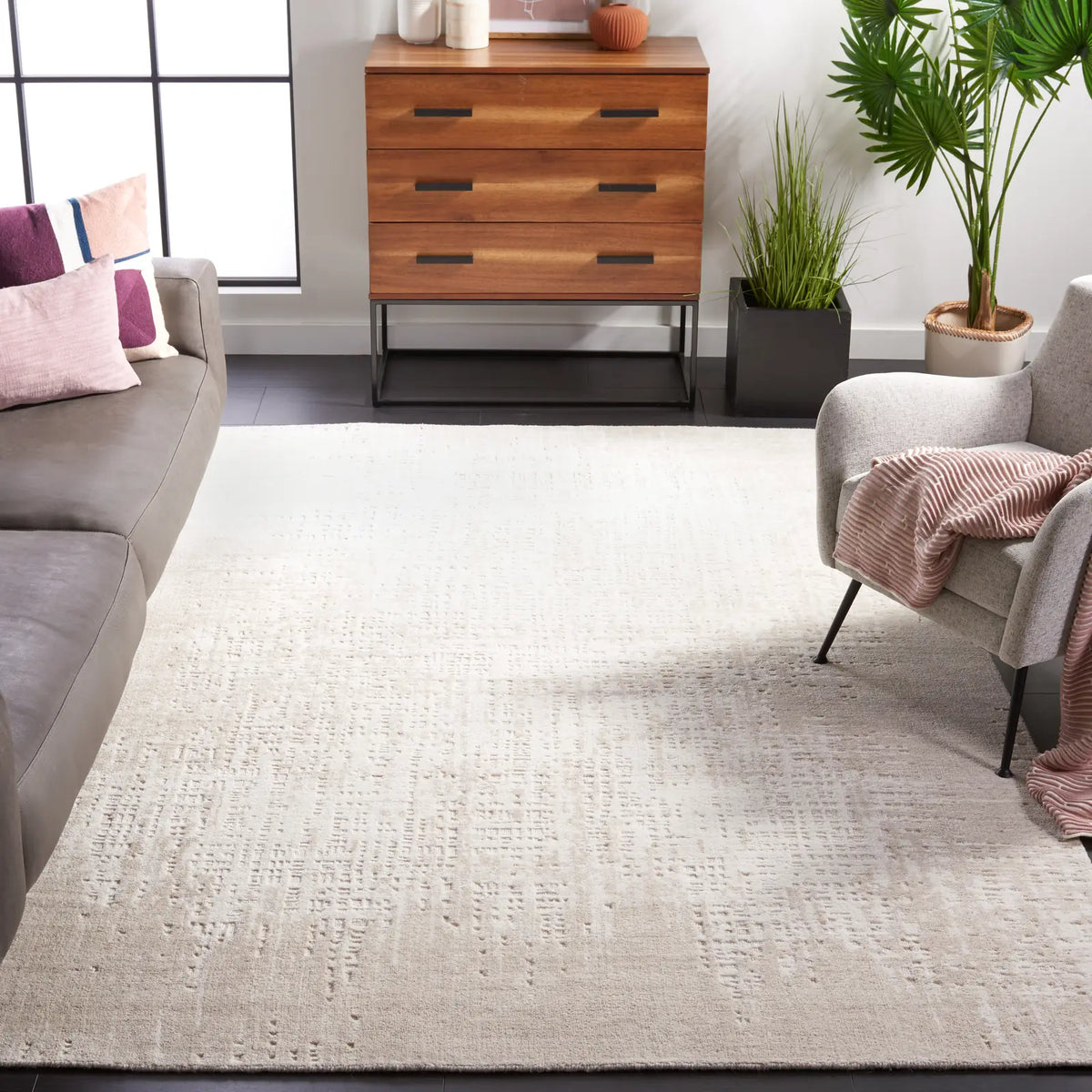 Safavieh Mirage 6'-0" x 9'-0" Rug in Ivory / Beige